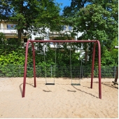Bild vom Spielplatz anzeigen.