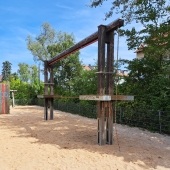 Bild vom Spielplatz anzeigen.