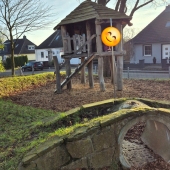 Bild vom Spielplatz anzeigen.