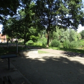 Bild vom Spielplatz anzeigen.