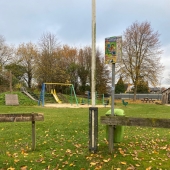 Bild vom Spielplatz anzeigen.