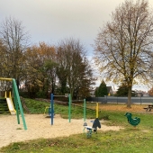Bild vom Spielplatz anzeigen.