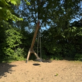 Bild vom Spielplatz anzeigen.