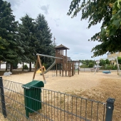 Bild vom Spielplatz anzeigen.