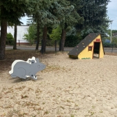 Bild vom Spielplatz anzeigen.