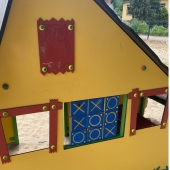 Bild vom Spielplatz anzeigen.