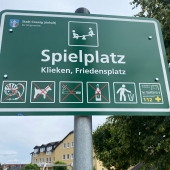 Bild vom Spielplatz anzeigen.