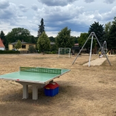 Bild vom Spielplatz anzeigen.