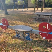 Bild vom Spielplatz anzeigen.