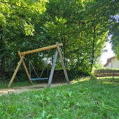 Bild vom Spielplatz anzeigen.