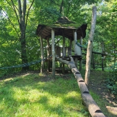 Bild vom Spielplatz anzeigen.