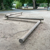Bild vom Spielplatz anzeigen.
