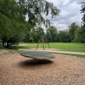 Bild vom Spielplatz anzeigen.