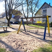 Bild vom Spielplatz anzeigen.
