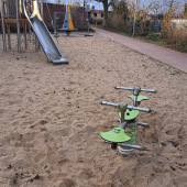 Bild vom Spielplatz anzeigen.