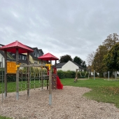 Bild vom Spielplatz anzeigen.