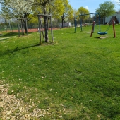 Bild vom Spielplatz anzeigen.