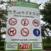 Bild vom Spielplatz anzeigen.