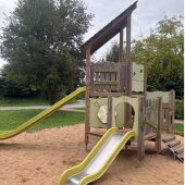 Bild vom Spielplatz anzeigen.