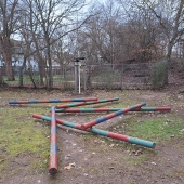 Bild vom Spielplatz anzeigen.