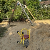 Bild vom Spielplatz anzeigen.
