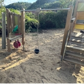 Bild vom Spielplatz anzeigen.