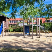 Bild vom Spielplatz anzeigen.
