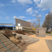 Bild vom Spielplatz anzeigen.