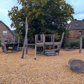 Bild vom Spielplatz anzeigen.