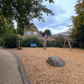 Bild vom Spielplatz anzeigen.