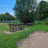 Bild vom Spielplatz anzeigen.