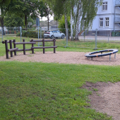 Bild vom Spielplatz anzeigen.