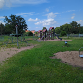 Bild vom Spielplatz anzeigen.