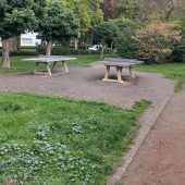 Bild vom Spielplatz anzeigen.