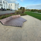 Bild vom Spielplatz anzeigen.