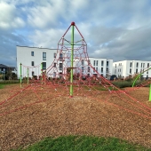 Bild vom Spielplatz anzeigen.