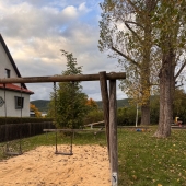Bild vom Spielplatz anzeigen.