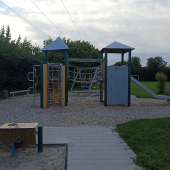 Bild vom Spielplatz anzeigen.