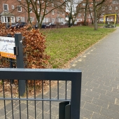 Bild vom Spielplatz anzeigen.