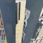 Bild vom Spielplatz anzeigen.