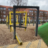 Bild vom Spielplatz anzeigen.