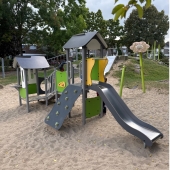 Bild vom Spielplatz anzeigen.