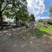 Bild vom Spielplatz anzeigen.