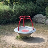 Bild vom Spielplatz anzeigen.