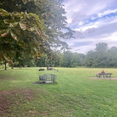 Bild vom Spielplatz anzeigen.