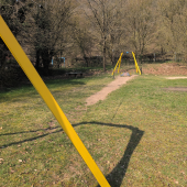 Bild vom Spielplatz anzeigen.