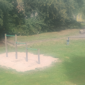 Bild vom Spielplatz anzeigen.