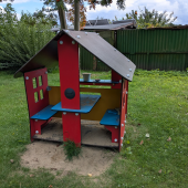 Bild vom Spielplatz anzeigen.