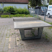 Bild vom Spielplatz anzeigen.