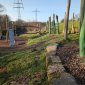 Bild vom Spielplatz anzeigen.